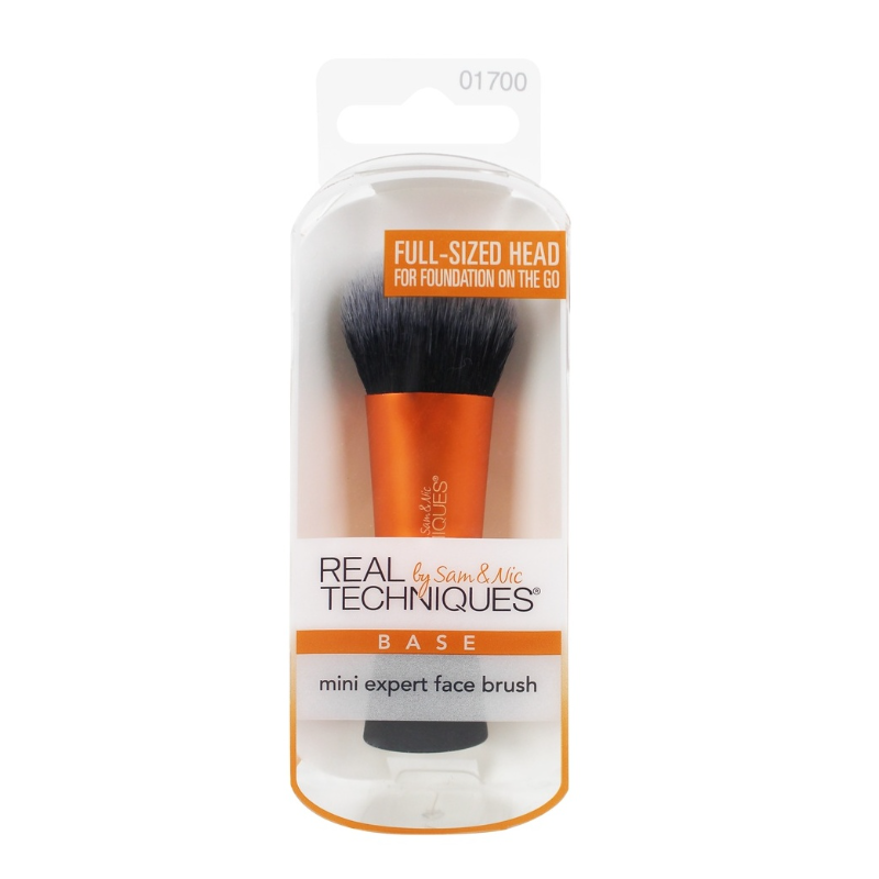 REAL TECHNIQUES Компактная кисть для тональной основы Real Techniques Mini Expert Face Brush 965₽